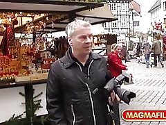 Eva paimama osła spanked